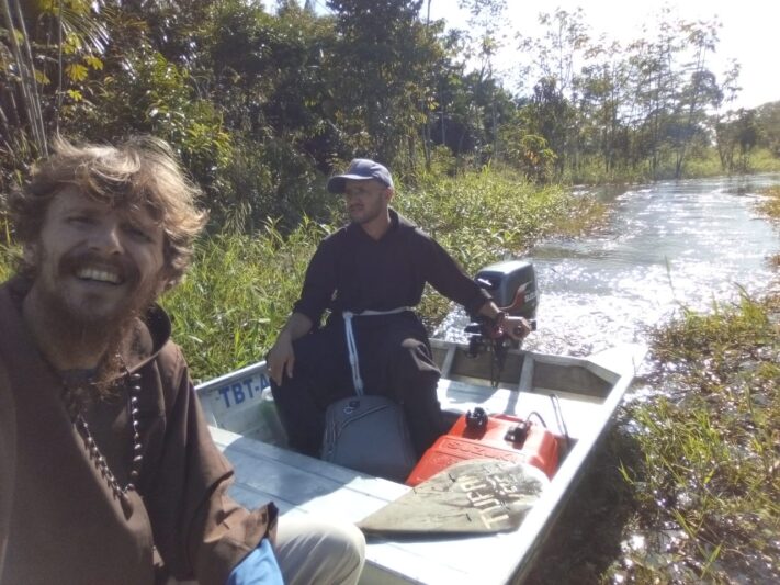 Combustible para embarcación en el Amazonas