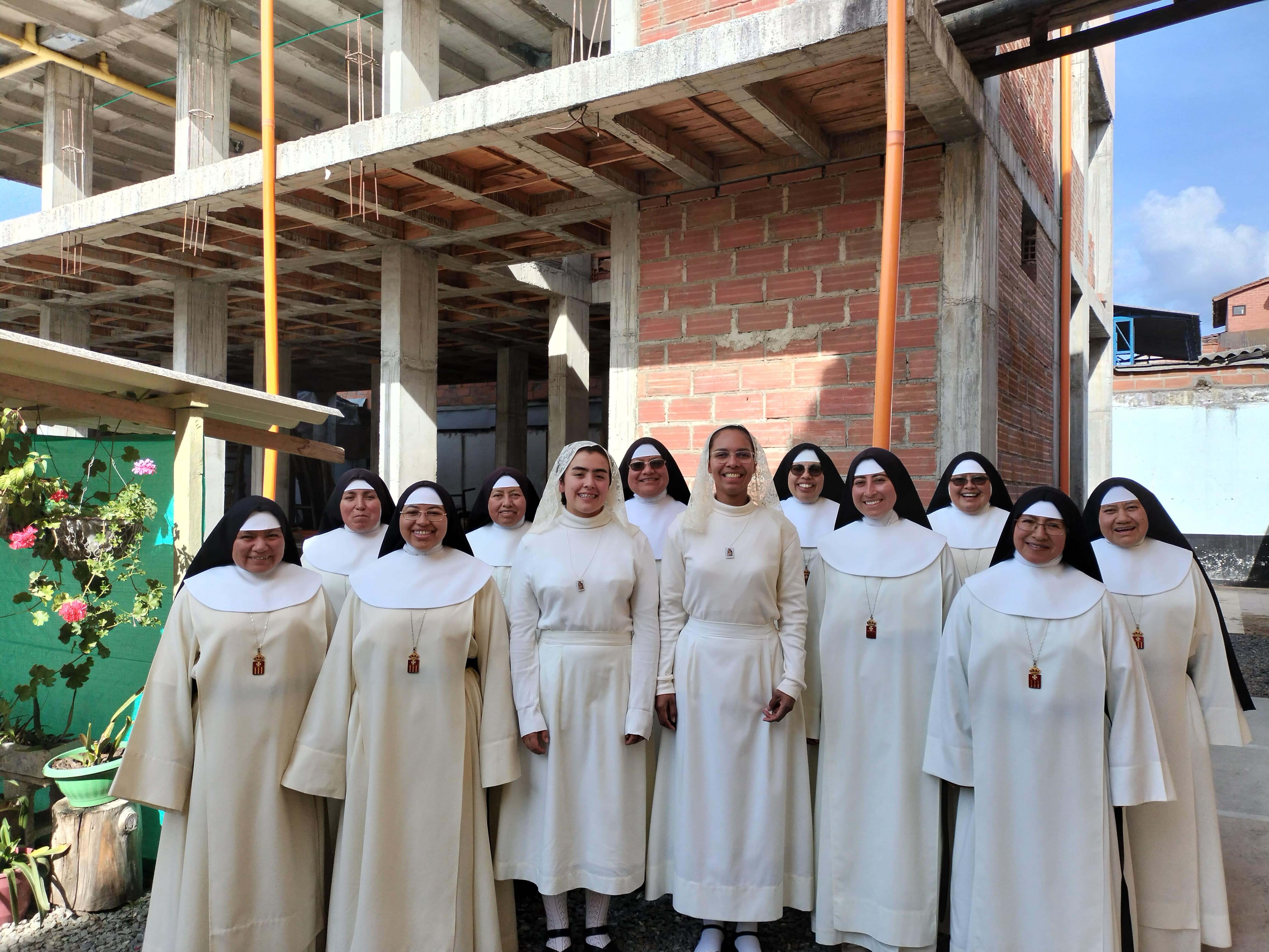 Ayuda a la puesta a punto de un convento contemplativo en La Ceja
