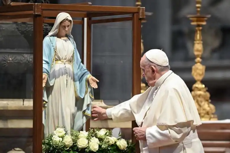 Via Matris Los siete dolores de María por los Cristianos perseguidos y necesitados Papa Francisco