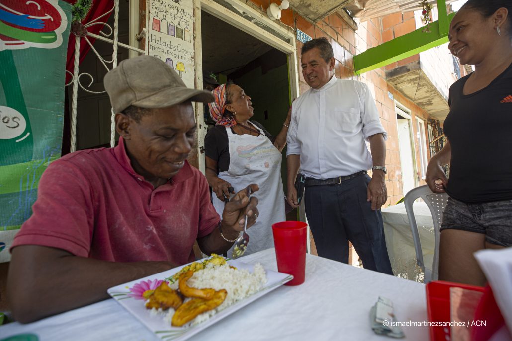 ayuda a la Iglesia en Colombia