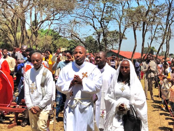 Reparación de iglesia en Zambia