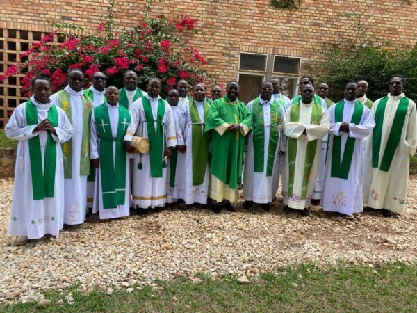 Sacerdotes de Gikongoro